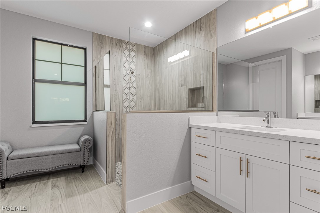 4 Bed SingleFamilyResidence for Sale in Lehigh Acres, photo 17