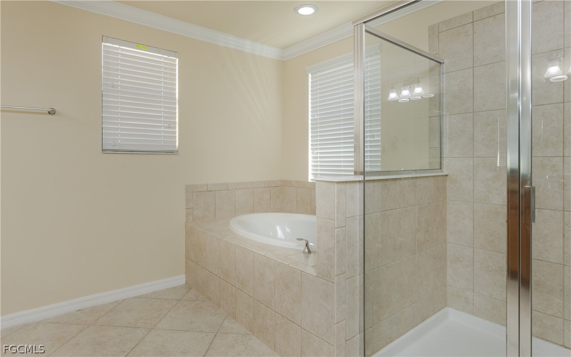 6 Bed Waterfront Home for Sale in Fort Myers, FL, $429,000 — photo 17