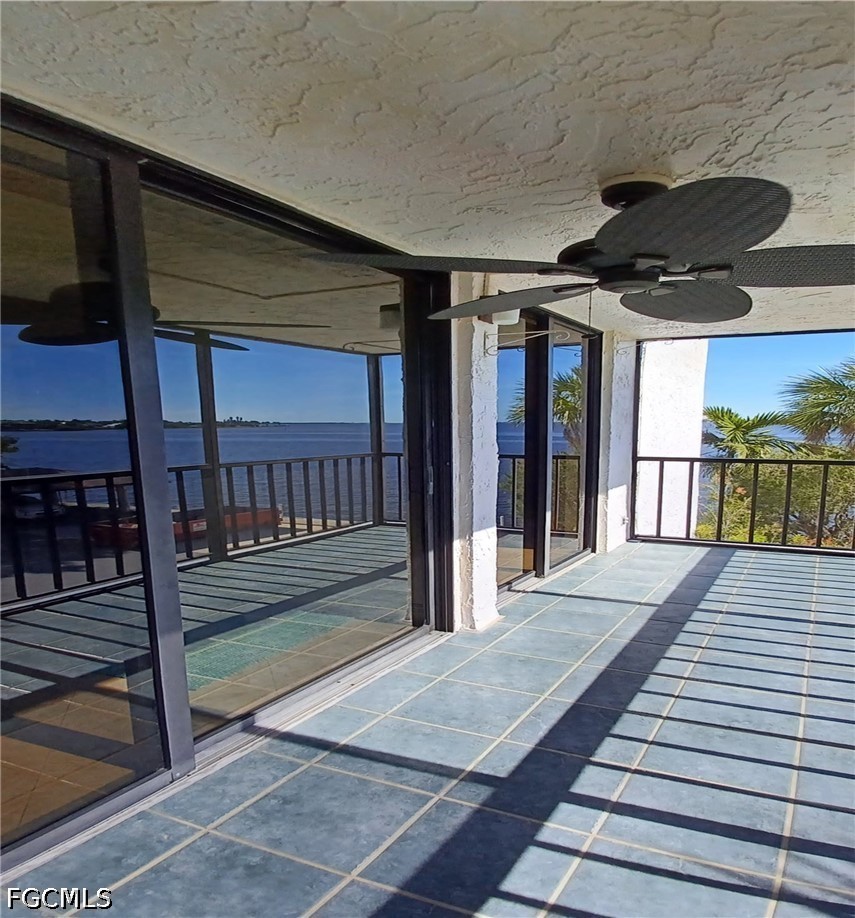 1 Bed Waterfront Home for Sale in Schooner Bay, photo 17