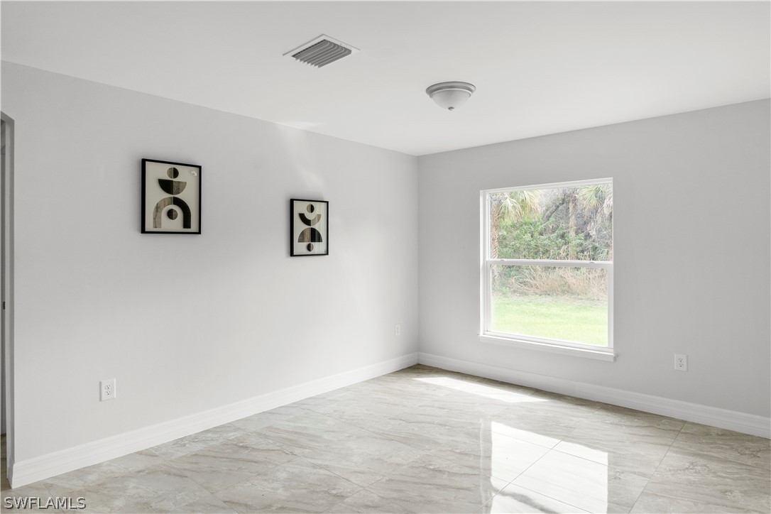 3 Bed SingleFamilyResidence for Sale in Lehigh Acres, photo 17