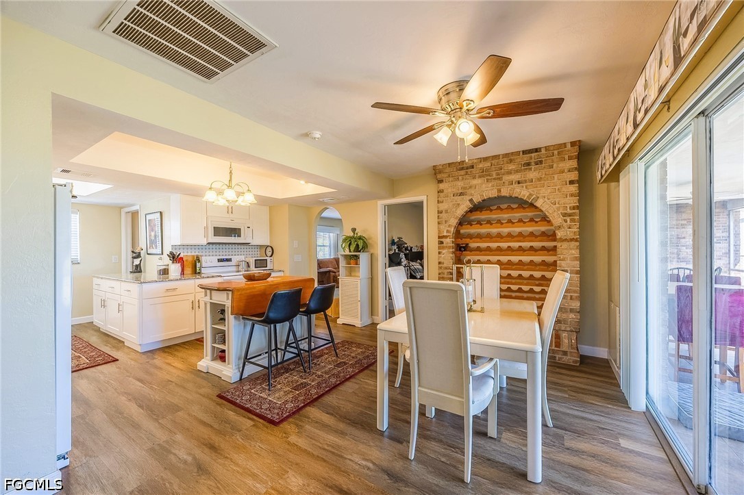 4 Bed SingleFamilyResidence for Sale in Cape Coral, photo 17