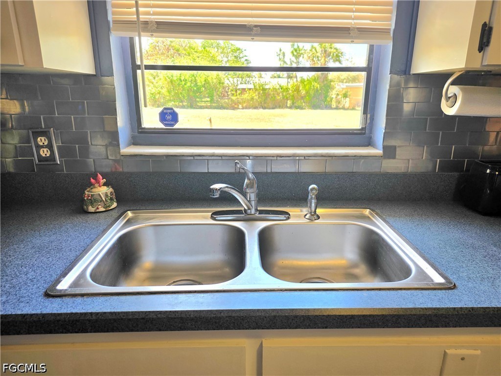 3 Bed SingleFamilyResidence for Sale in Lehigh Acres, photo 17