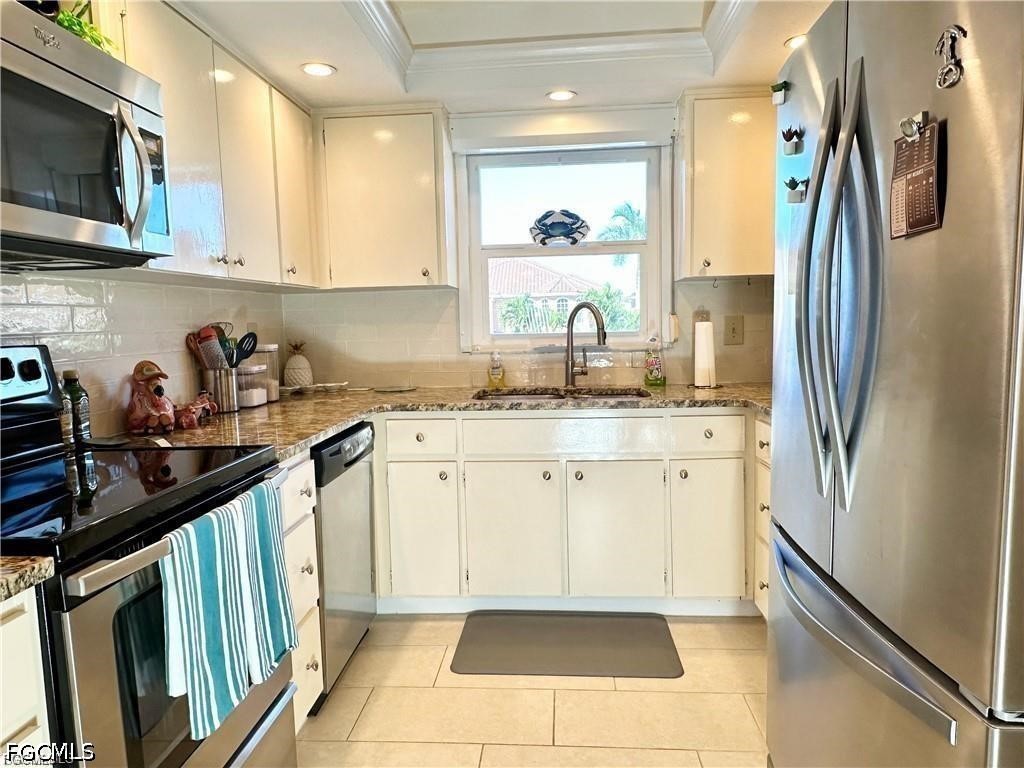 2 Bed Pool Home for Sale in Cape Coral, photo 17