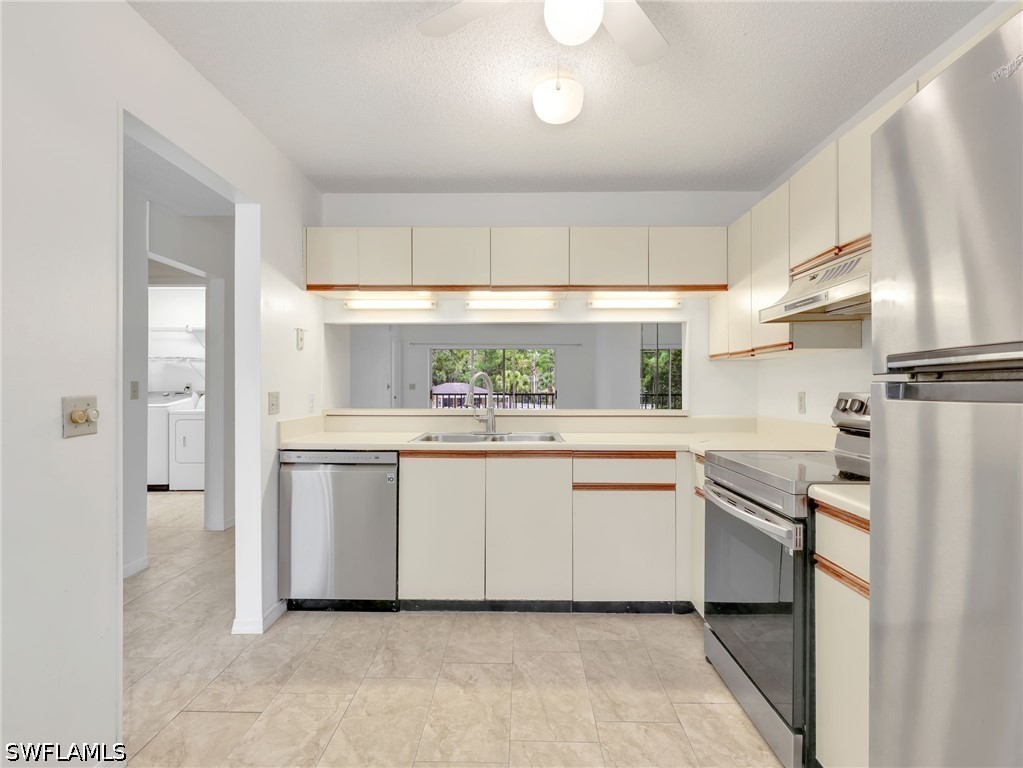 2 Bed Waterfront Home for Sale in Naples, photo 17