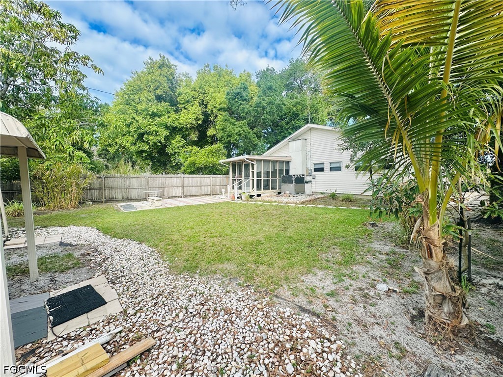 2 Bed SingleFamilyResidence for Sale in Fort Myers, photo 17