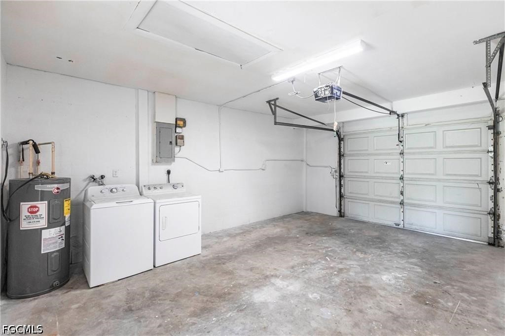 2 Bed SingleFamilyResidence for Sale in Cape Coral, photo 17