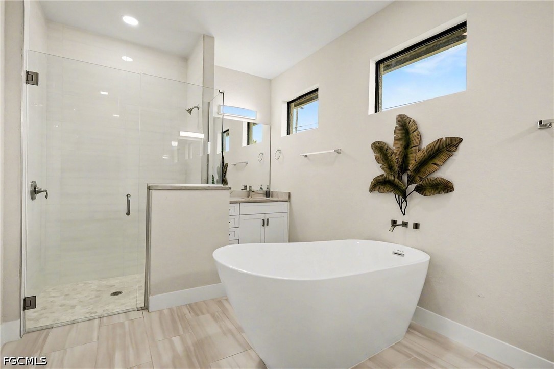 3 Bed Pool Home for Sale in Cape Coral, photo 17