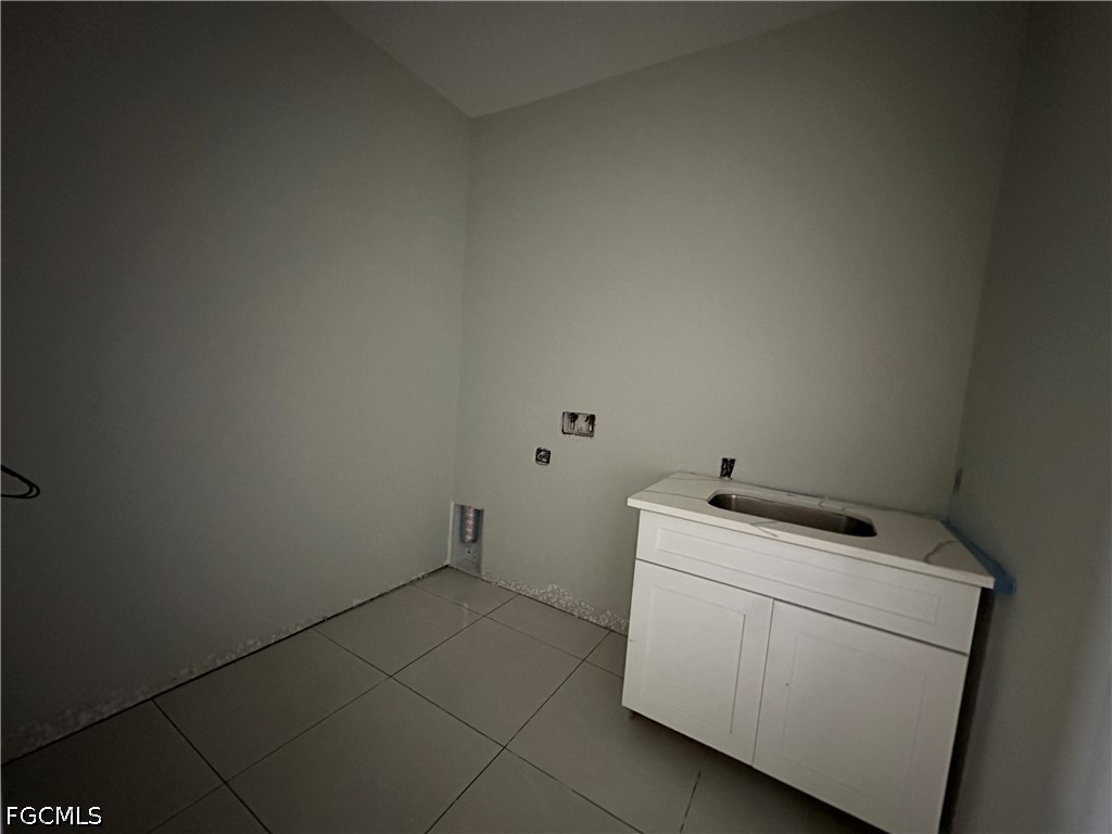 3 Bed SingleFamilyResidence for Sale in Cape Coral, photo 17