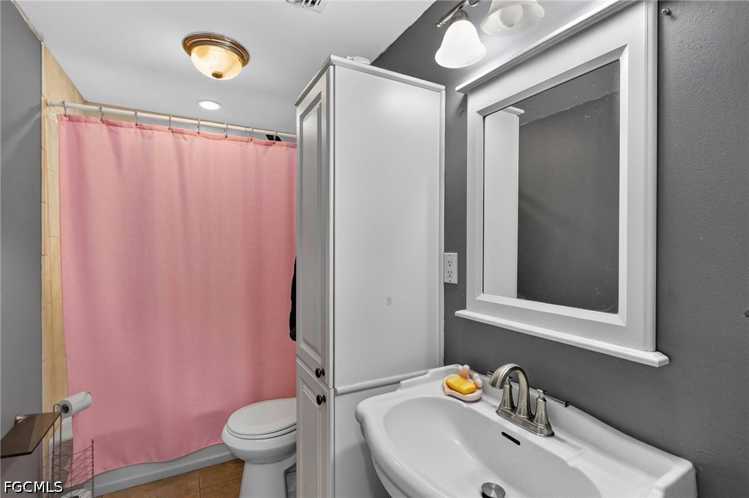 3 Bed Pool Home for Sale in Cape Coral, photo 17