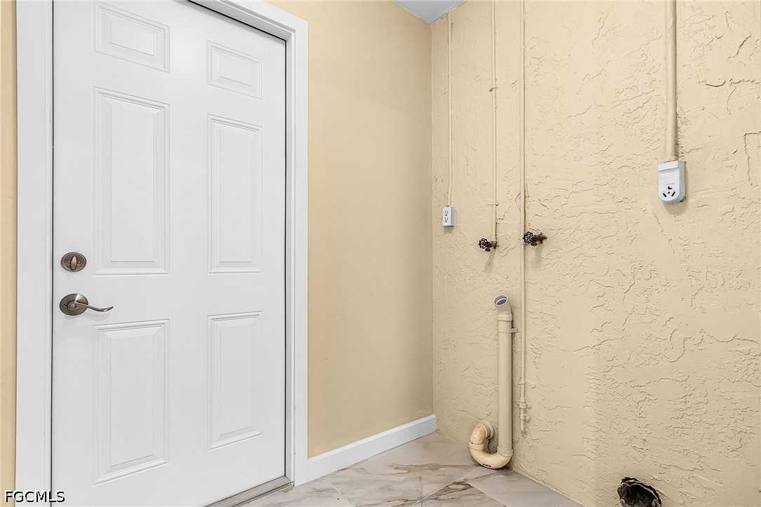3 Bed SingleFamilyResidence for Sale in Cape Coral, photo 17