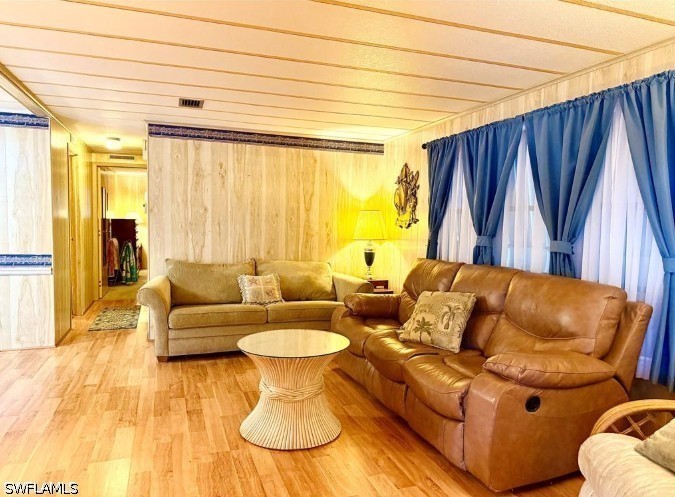 2 Bed ManufacturedHome for Sale in Naples, FL, $119,000 — photo 17