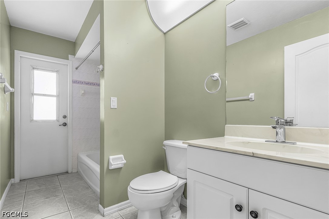 3 Bed Pool Home for Sale in Cape Coral, photo 17