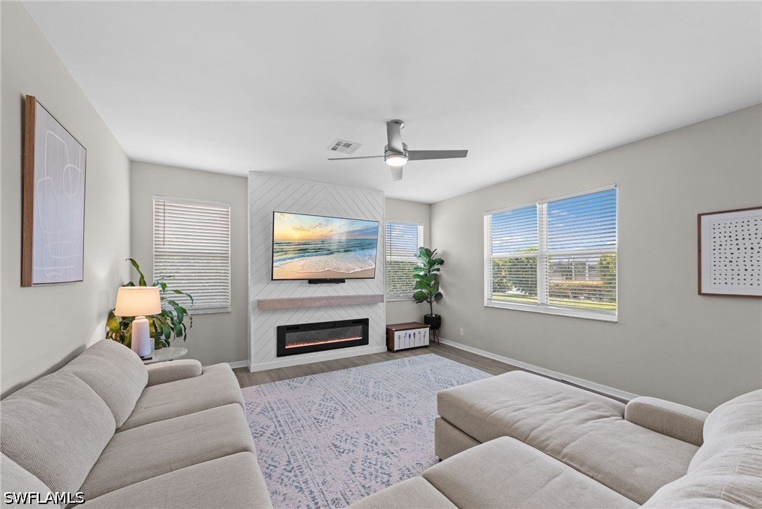 3 Bed SingleFamilyResidence for Sale in Fort Myers, FL — photo 17