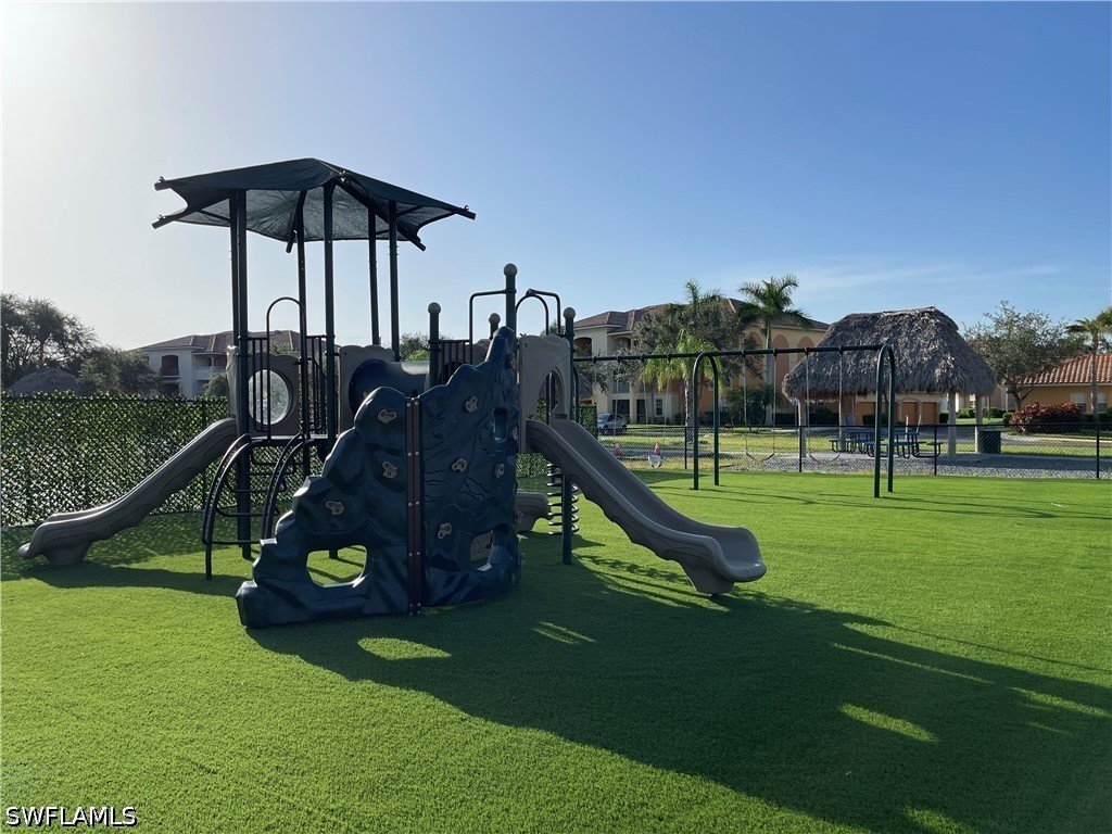 2 Bed Waterfront Home for Sale in Cape Coral, photo 17