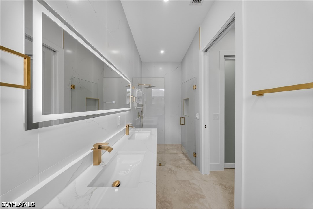 4 Bed SingleFamilyResidence for Sale in Naples, photo 17