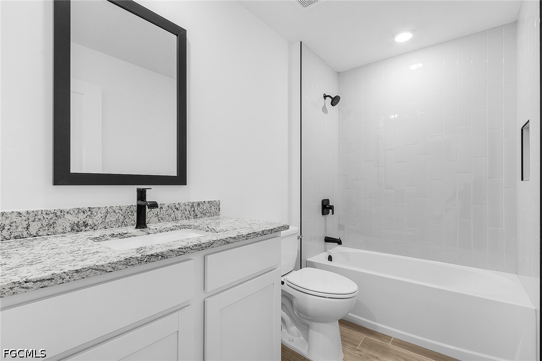 3 Bed SingleFamilyResidence for Sale in Mirror Lakes, FL — photo 17