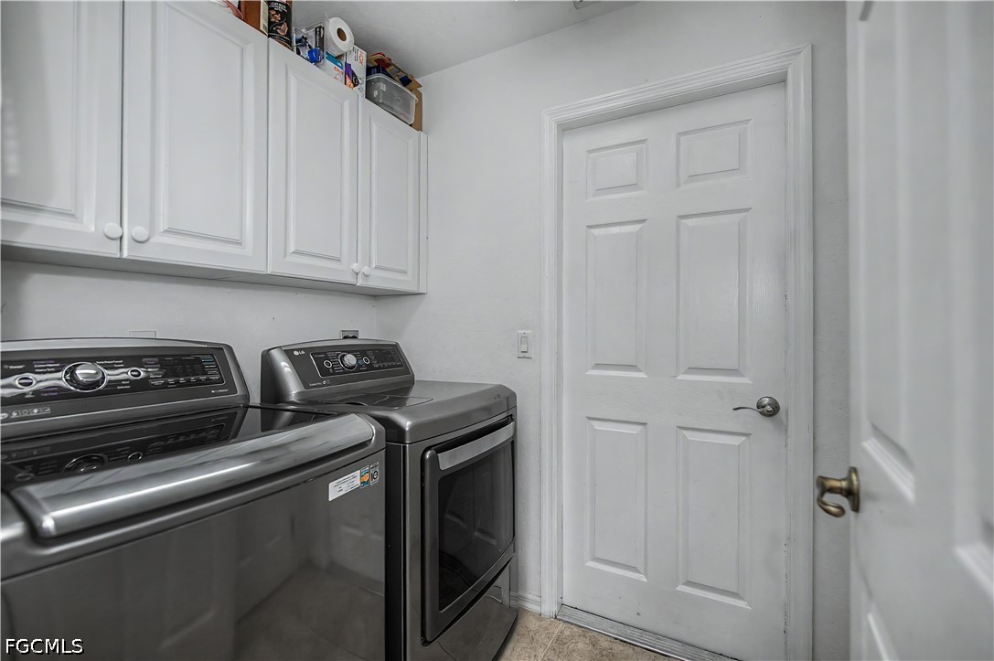 3 Bed SingleFamilyResidence for Sale in Cape Coral, photo 17