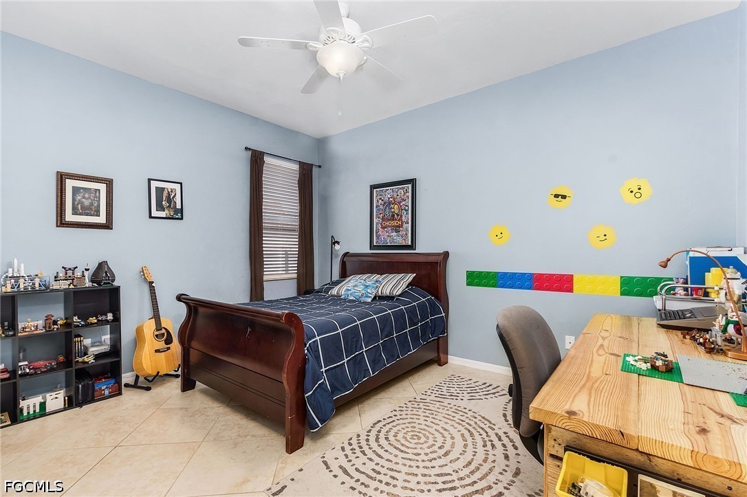 4 Bed SingleFamilyResidence for Sale in Mirror Lakes, FL — photo 17