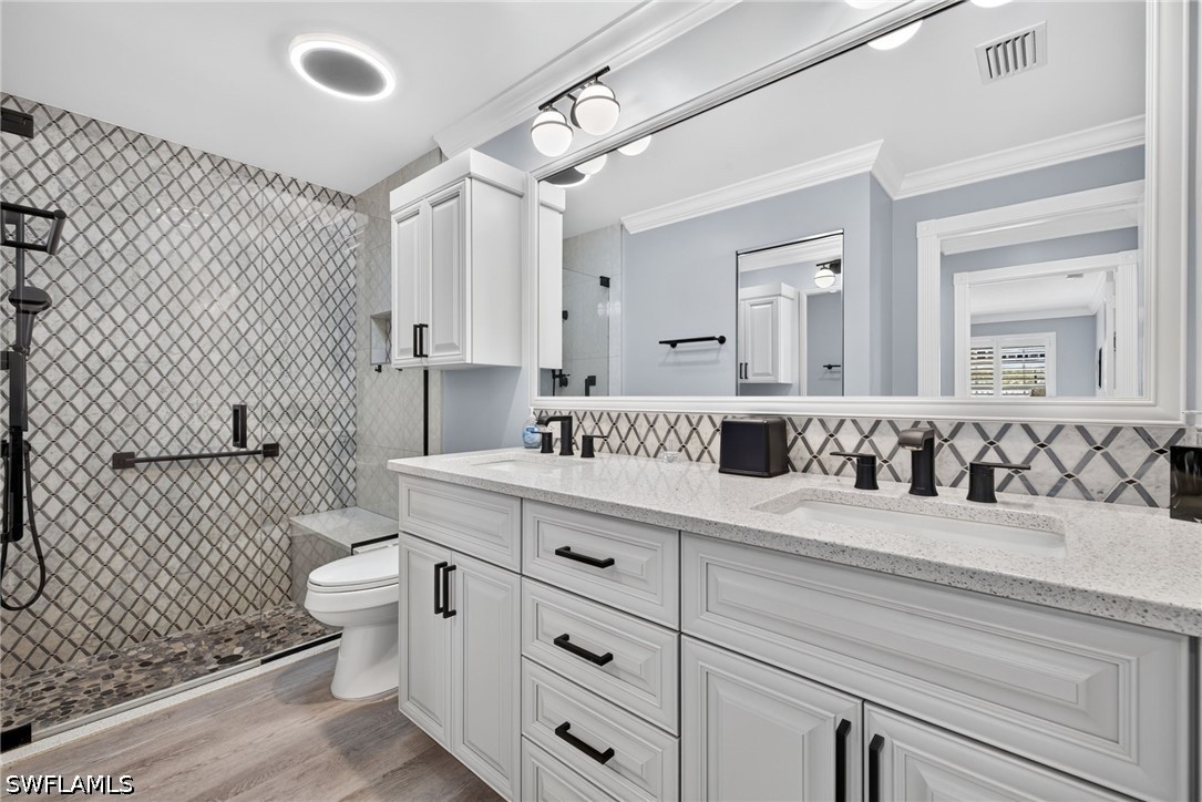 2 Bed Waterfront Home for Sale in Island Walk, photo 17