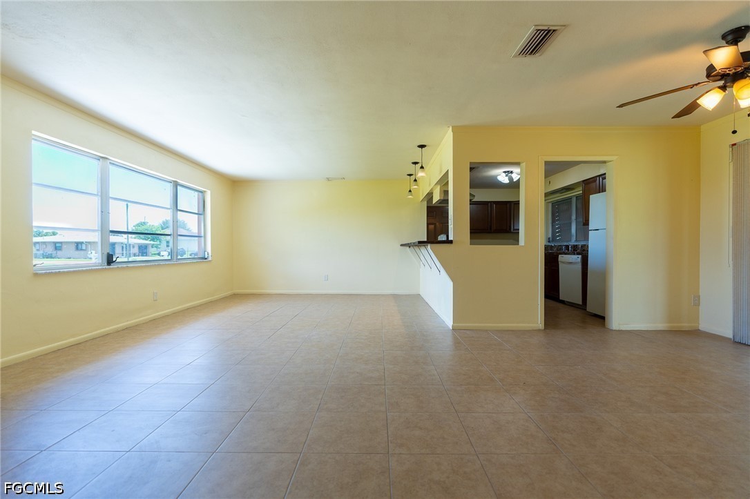 2 Bed SingleFamilyResidence for Sale in Cape Coral, photo 17