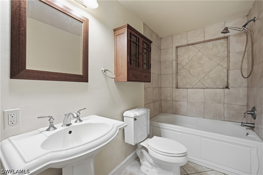 3 Bed Pool Home for Sale in Fort Myers Villas, photo 17