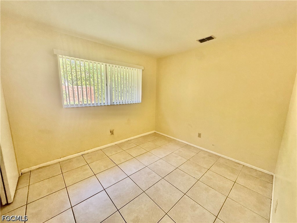 3 Bed SingleFamilyResidence for Sale in Lehigh Acres, photo 17