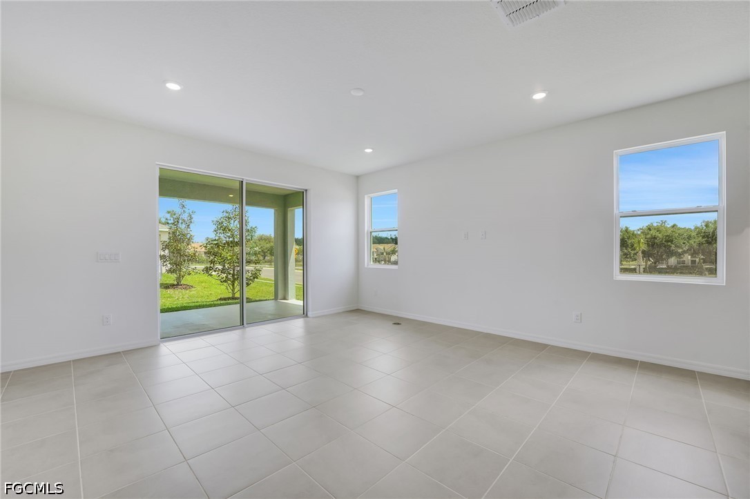 4 Bed SingleFamilyResidence for Sale in Turnleaf, photo 17