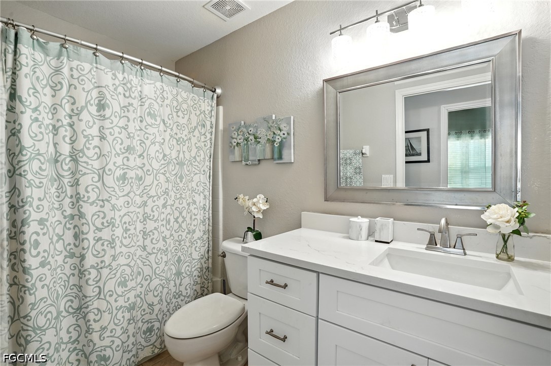 4 Bed SingleFamilyResidence for Sale in Fort Myers, photo 17