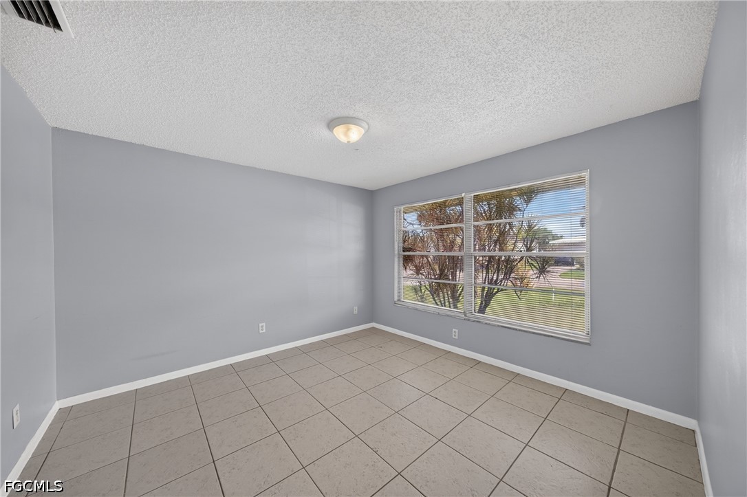 2 Bed Waterfront Home for Sale in Cape Coral, photo 17