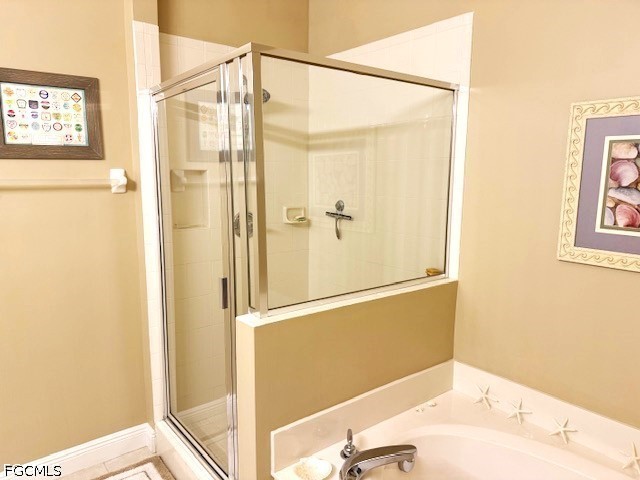 3 Bed Waterfront Home for Sale in Riviera, FL, $324,900 — photo 17