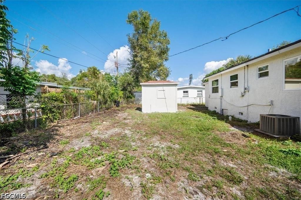 3 Bed SingleFamilyResidence for Sale in Fort Myers, FL — photo 17