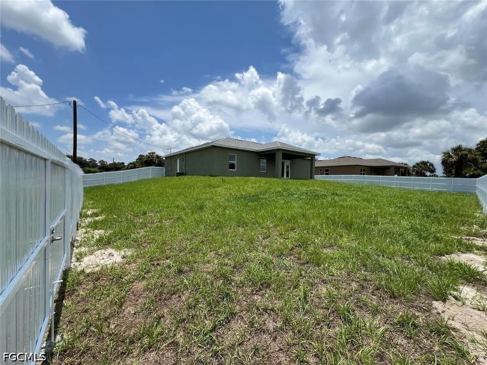 3 Bed SingleFamilyResidence for Sale in Labelle, FL, $2,400 — photo 17