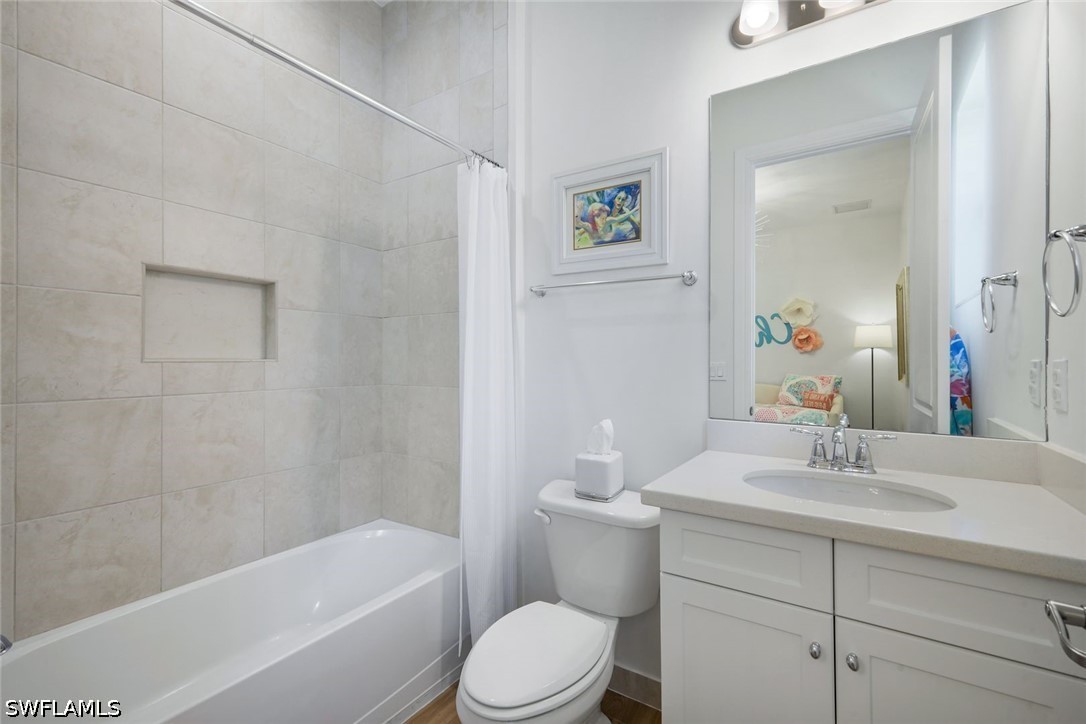 5 Bed SingleFamilyResidence for Sale in Naples, FL — photo 17