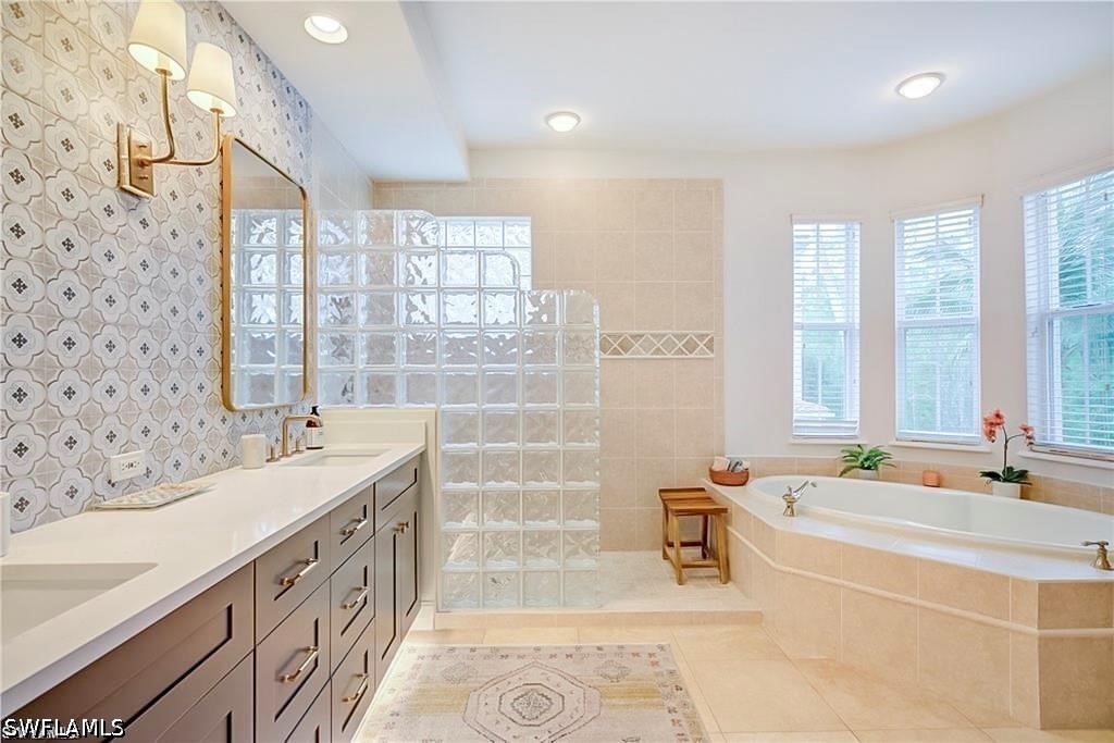 3 Bed Condominium for Sale in Naples, FL, $1,295,000 — photo 17