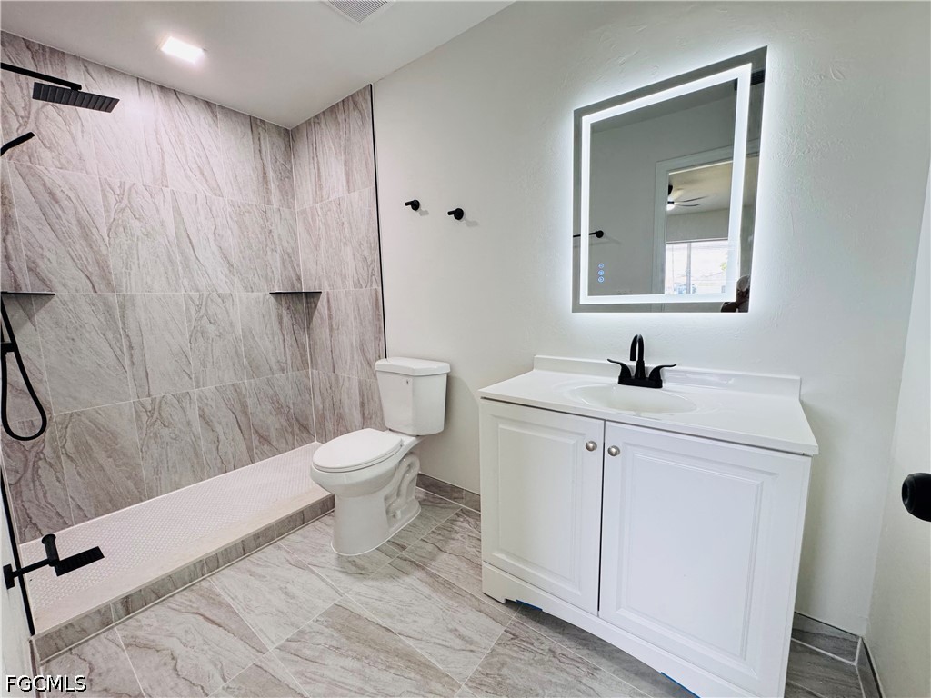 3 Bed SingleFamilyResidence for Sale in Mirror Lakes, FL — photo 17