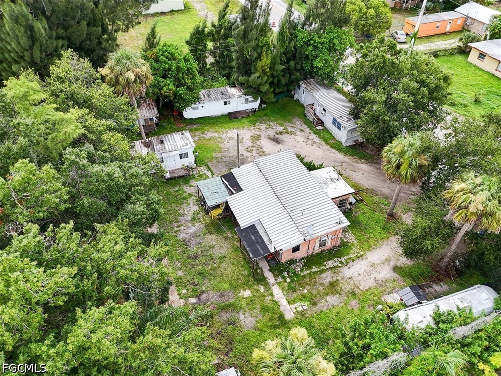 6 Bed SingleFamilyResidence for Sale in Fort Myers, FL — photo 17