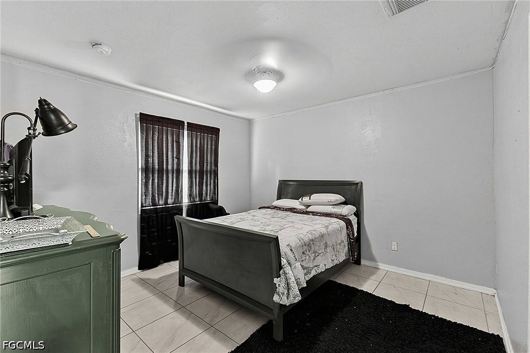 4 Bed SingleFamilyResidence for Sale in Rainbow Groves, photo 17