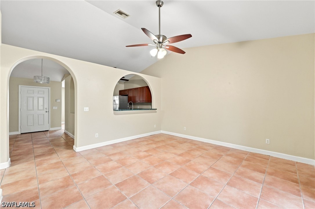 4 Bed Duplex for Sale in Heitmans, FL, $2,000 — photo 17