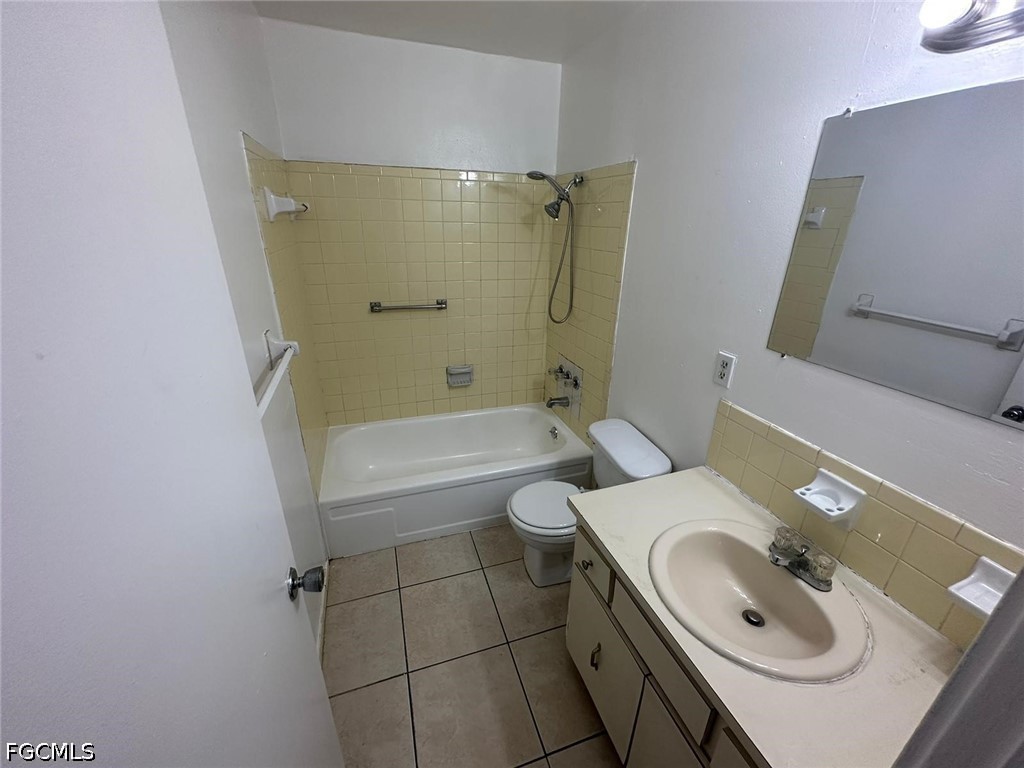 2 Bed Condominium for Sale in Green Tee Village, FL, $1,200 — photo 17