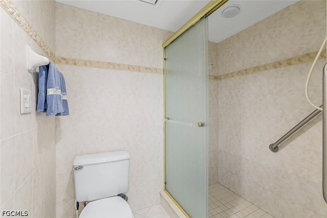 2 Bed Waterfront Home for Sale in Bonita Springs, FL, $8,500 — photo 17