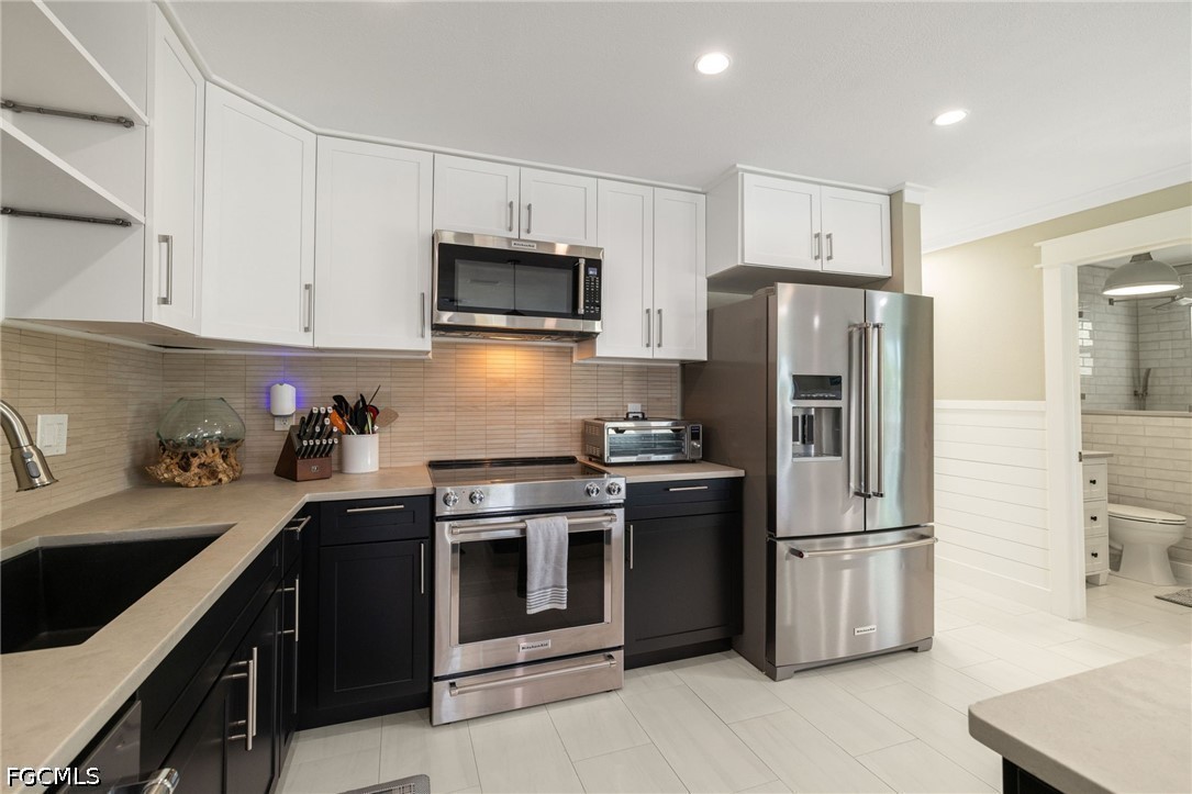 2 Bed Pool Home for Sale in Island Harbors, photo 17