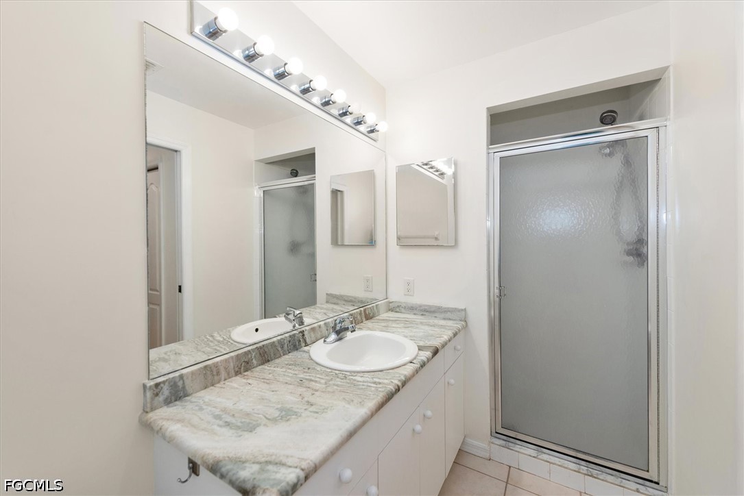 2 Bed Waterfront Home for Sale in Terrace Ii, FL, $200,000 — photo 17