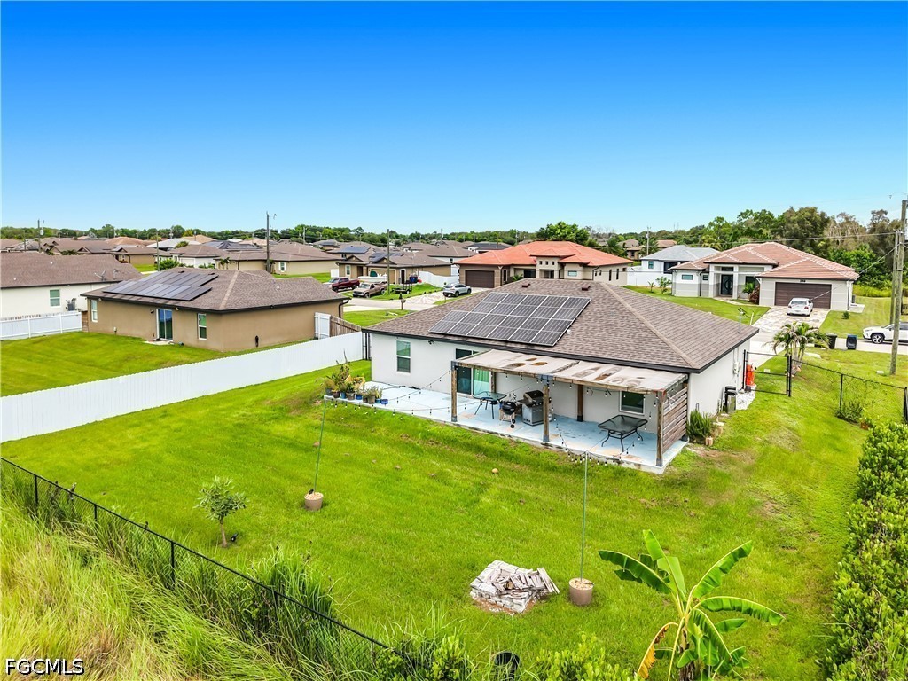 3 Bed SingleFamilyResidence for Sale in Mirror Lakes, FL — photo 17