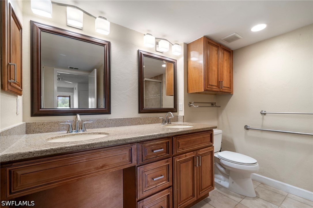 3 Bed Condominium for Sale in Fairways, FL, $250,000 — photo 17