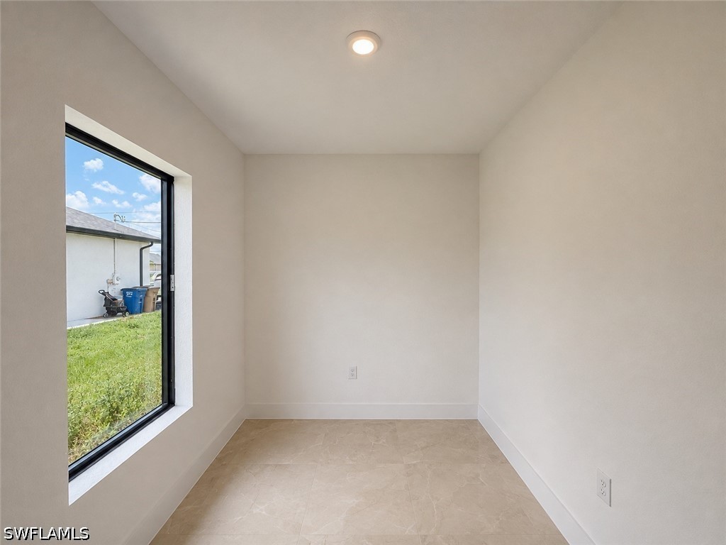 3 Bed SingleFamilyResidence for Sale in Lehigh Acres, photo 17