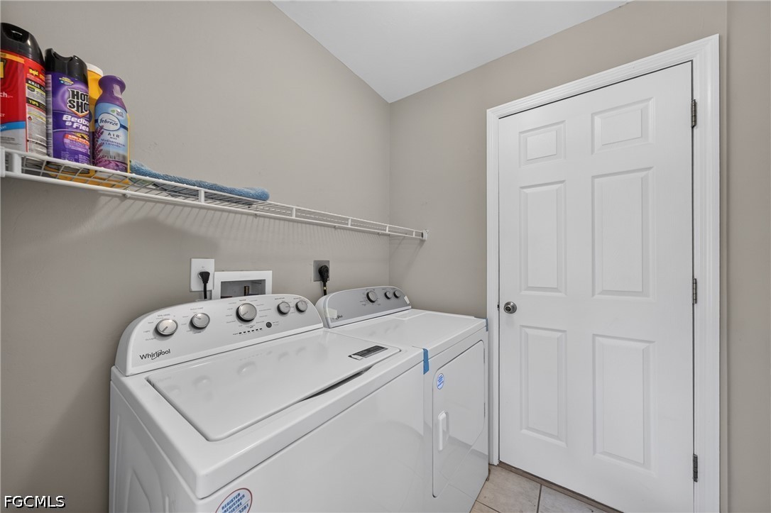 3 Bed SingleFamilyResidence for Sale in Cape Coral, photo 17