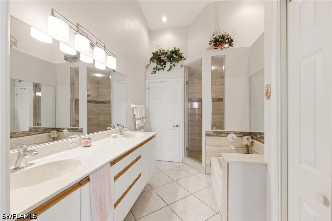 2 Bed Waterfront Home for Sale in Rosewood, photo 17