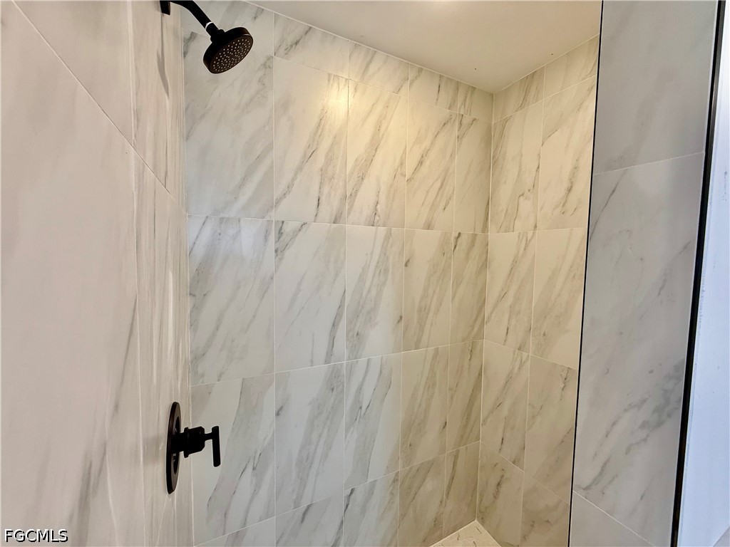 3 Bed SingleFamilyResidence for Sale in Lehigh Acres, photo 17