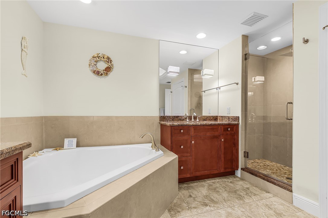 3 Bed Waterfront Home for Sale in Fort Myers, photo 17