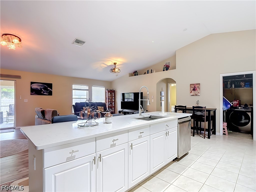 3 Bed SingleFamilyResidence for Sale in Cape Coral, photo 17